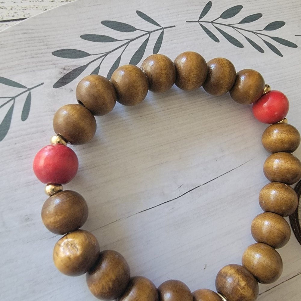 Handmade |Brown & Red Wood Bead Woodland Animal Pendant Bracelet and Earring Set - Picture 6 of 7